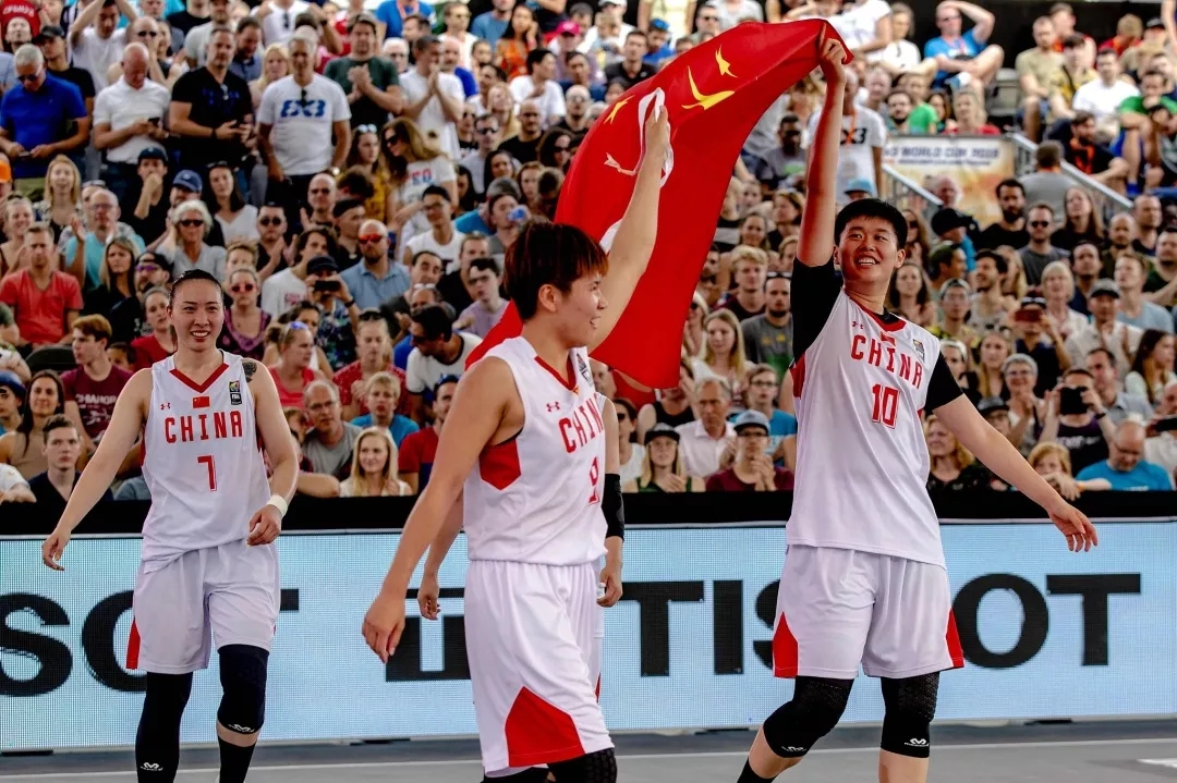 中国篮球的第一个世界冠军，她们！来了！,